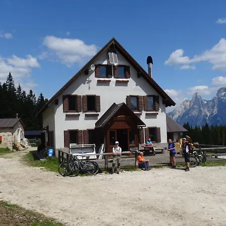 Stanza Malga Ciauta Gospodarstwo agroturystyczne Villanova (Belluno)